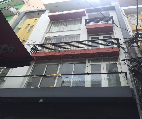 ban nha quan phu nhuan hem xe hoi  hoang van thu  8x11m 5 lau gia 10 7 ty