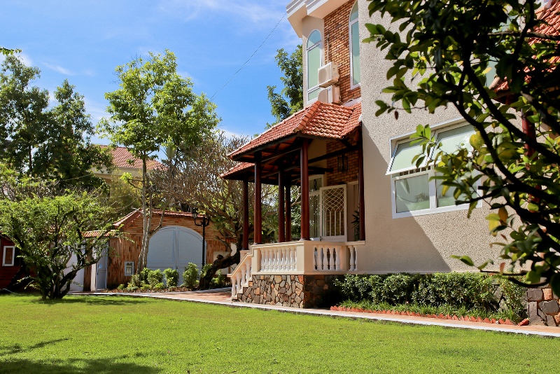 ban biet thu san vuon tai phuong thao dien quan 2 2000m2 37 ty