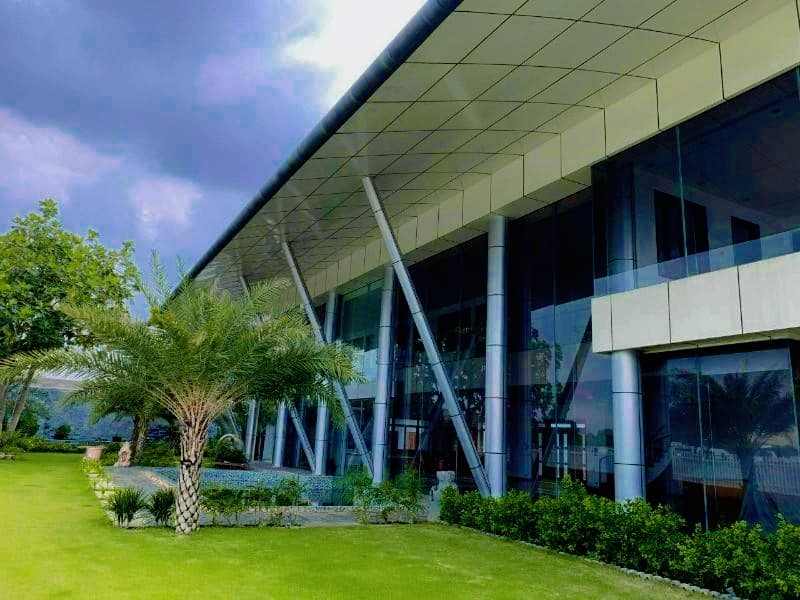 ban biet thu nguyen van huong quan 2 dt 1018m2 2 tang 5pn gia ban 260 ty