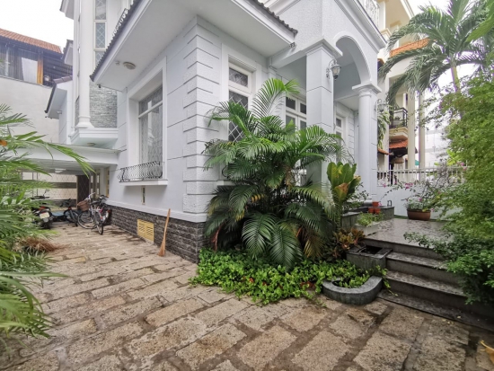 ban biet thu ho boi khu compound eden quan 2 dt 10 x 21m 4 tang gia ban 60 ty