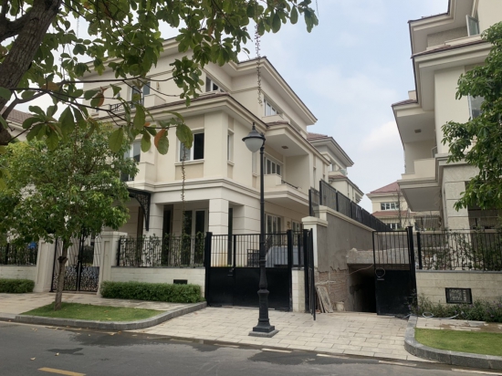 ban biet thu goc 3mt khu sala quan 2 dt 550m2 1 ham 3 tang gia ban 550 ty