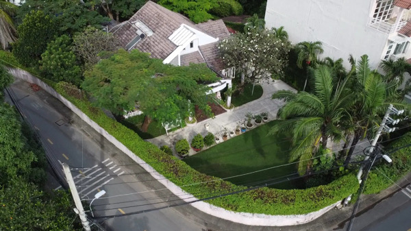 ban biet thu san vuon goc 3mt thanh my loi q 2 dt 1300m2 gia ban 105 ty