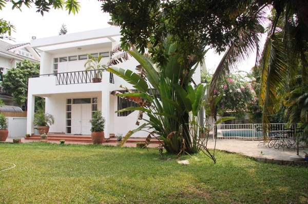 ban biet thu khu compound abc quan 2  dt 846m2 gia ban 180 ty