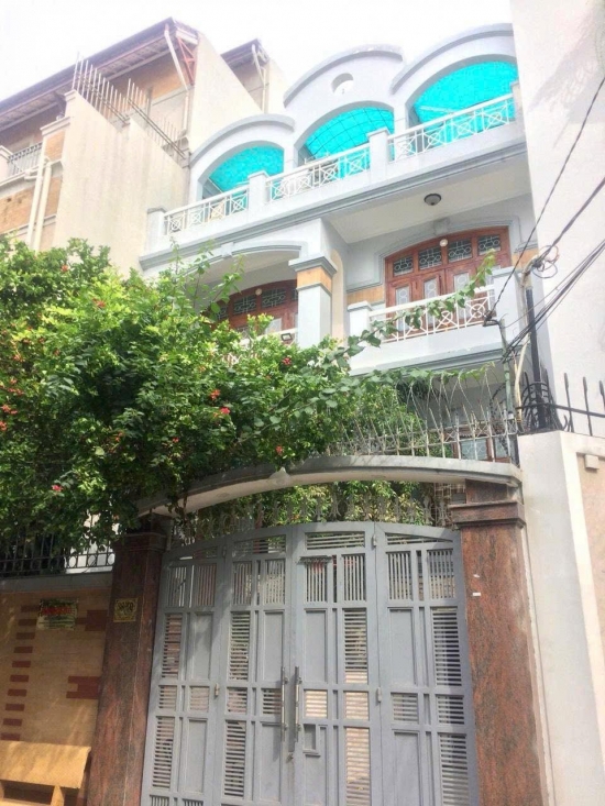 ban biet thu nguyen van troi phuong 15 quan phu nhuan