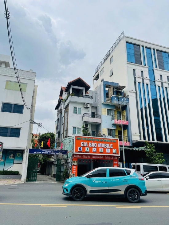 ban nha mat tien hoang minh giam phuong 9 quan phu nhuan