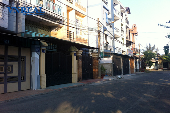 ban dat quan go vap khu dan cu huy hoang phuong 17 dien tich  4x18m