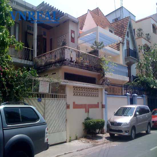 ban nha mat tien dang tat phuong tan dinh quan 1 dt 8x21m