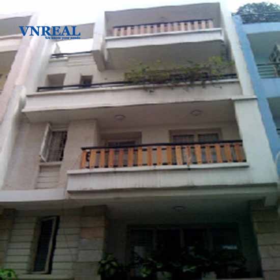 ban nha mat tien hoa cau quan phu nhuan dt 6x10m