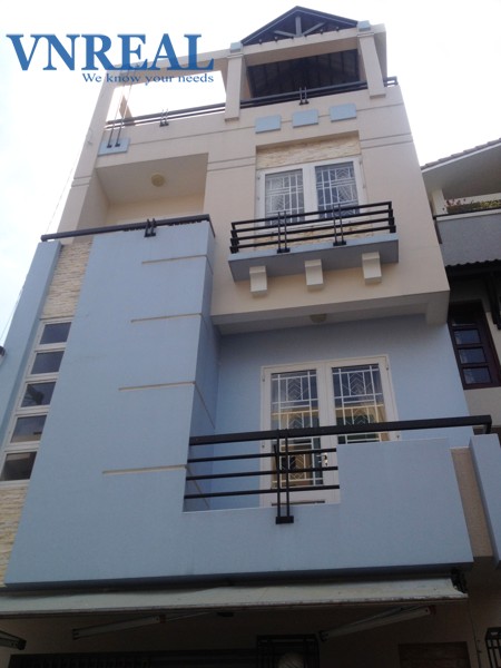 ban nha quan phu nhuan  hem xe hoi duong hoang dieu  dt 53x135m