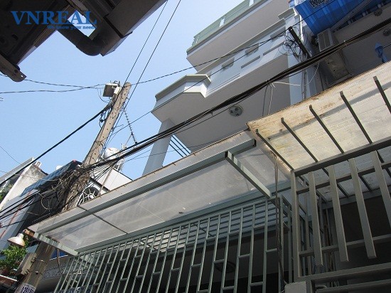 ban nha quan tan binh phuong 14 duong dong den dien tich   33 x 10 m