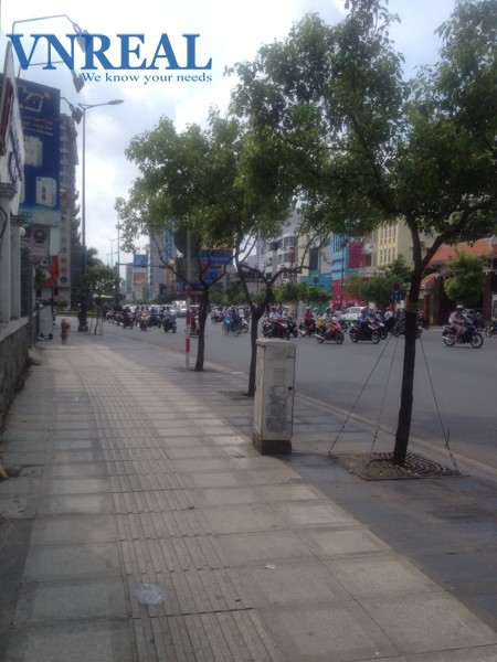 ban nha quan phu nhuan  nha mat tien nguyen van troi  dt 472 m2 gia ban 90 ty