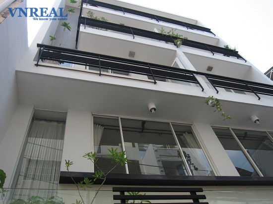 ban nha quan tan binh phuong 5 hem xe hoi 8m duong cach mang thang 8 dien tich   85 x 7 m