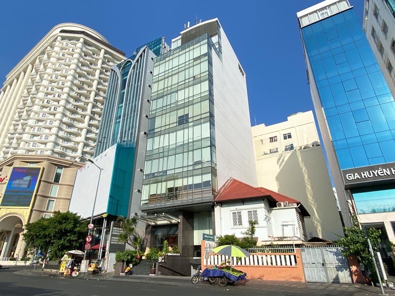 ban toa nha mat tien duong ly chinh thang dt 11 34m x 28 9m 1 ham 11 lau gia ban 300 ty