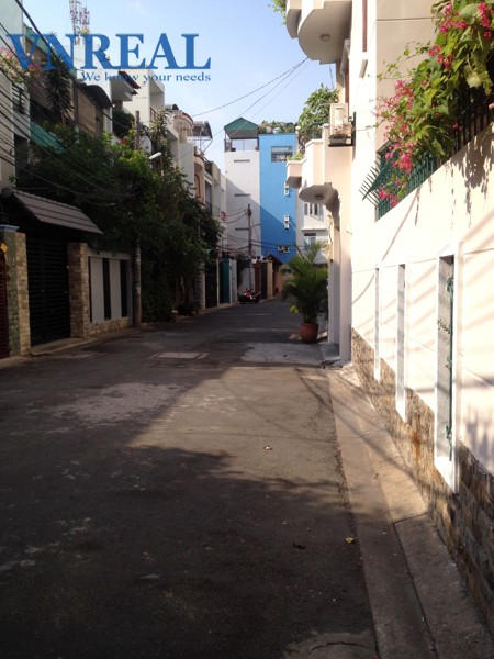 ban nha quan phu nhuan  hem xe hoi dang van ngu  dt 4x11m