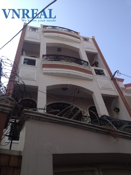 ban nha quan phu nhuan  nha hem thich quang duc  dt  5x18m