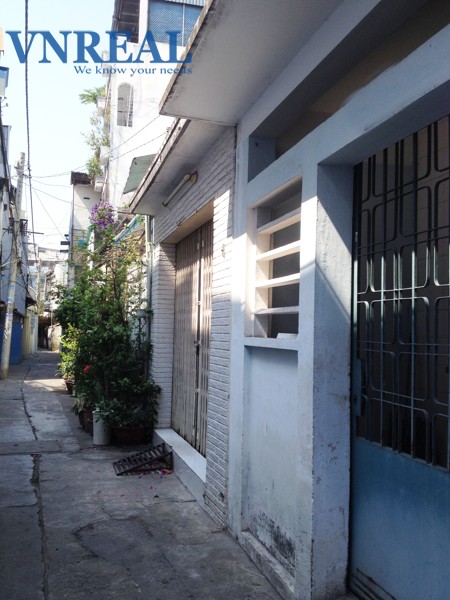 ban nha quan phu nhuan  nha hem huynh van banh  dt 4x14m