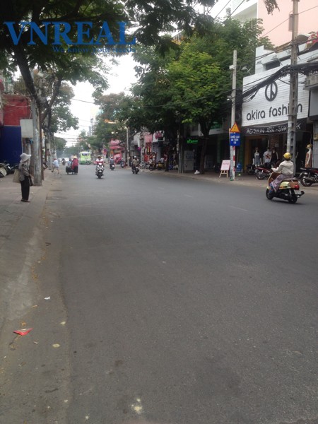 ban nha quan phu nhuan  mat tien le van sy  dt 368x15m
