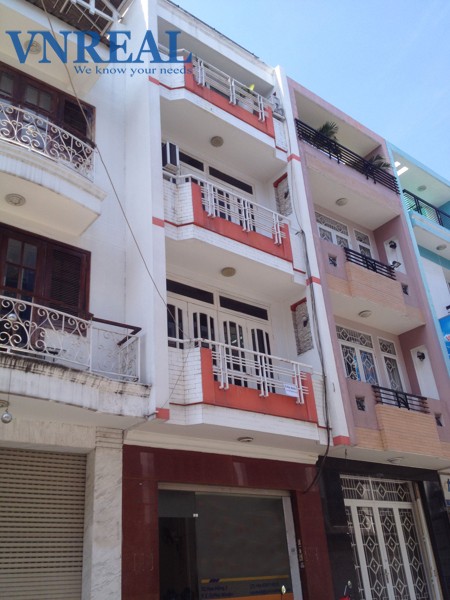 ban nha quan phu nhuan mat tien hoa hong  dt 4x14m