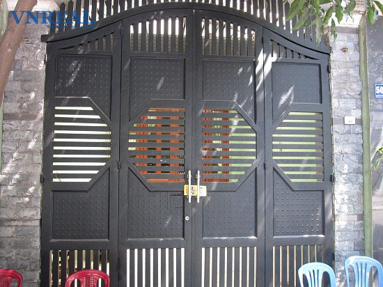 ban nha quan tan binh phuong 13 hem rong 10m duong nhat chi mai dien tich   35 x 24 m