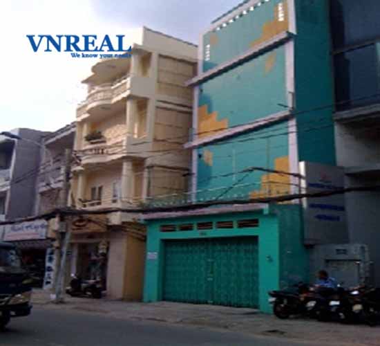 ban nha quan phu nhuan mat tien huynh van banh dt 53x147m