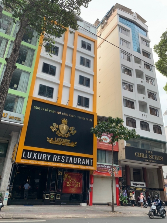 b  n t  a nh ? m  ?t ti ? n b  i th ?? xu  n p b   n th ?nh qu  ?n 1 th ?nh ph ?? h ?? ch ? minh  di ??n t ?ch 8mx18m 8 t  ?ng dt s ?n 923m2 gi   135 t ?? 