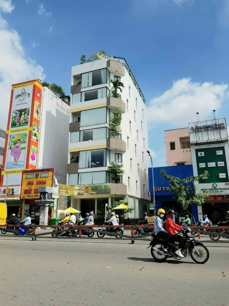 ban toa nha goc 3 mat tien duong cong hoa dt 86 x 24m 1 ham 8 lau gia ban 96 ty