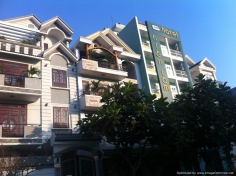 tai sao nen mua nha pho hon mua can ho 